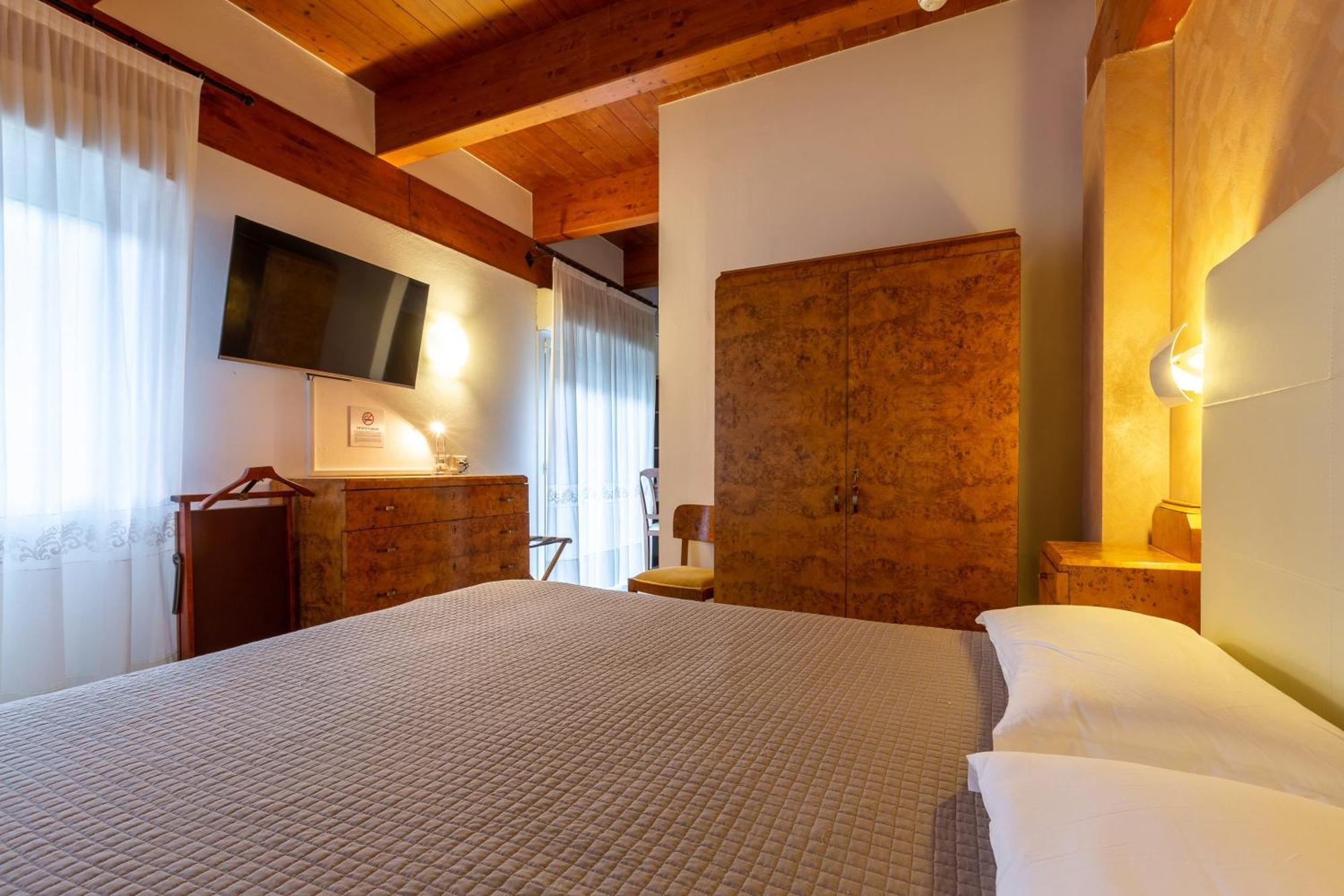 Hotel Columbia Marina Romea Luaran gambar