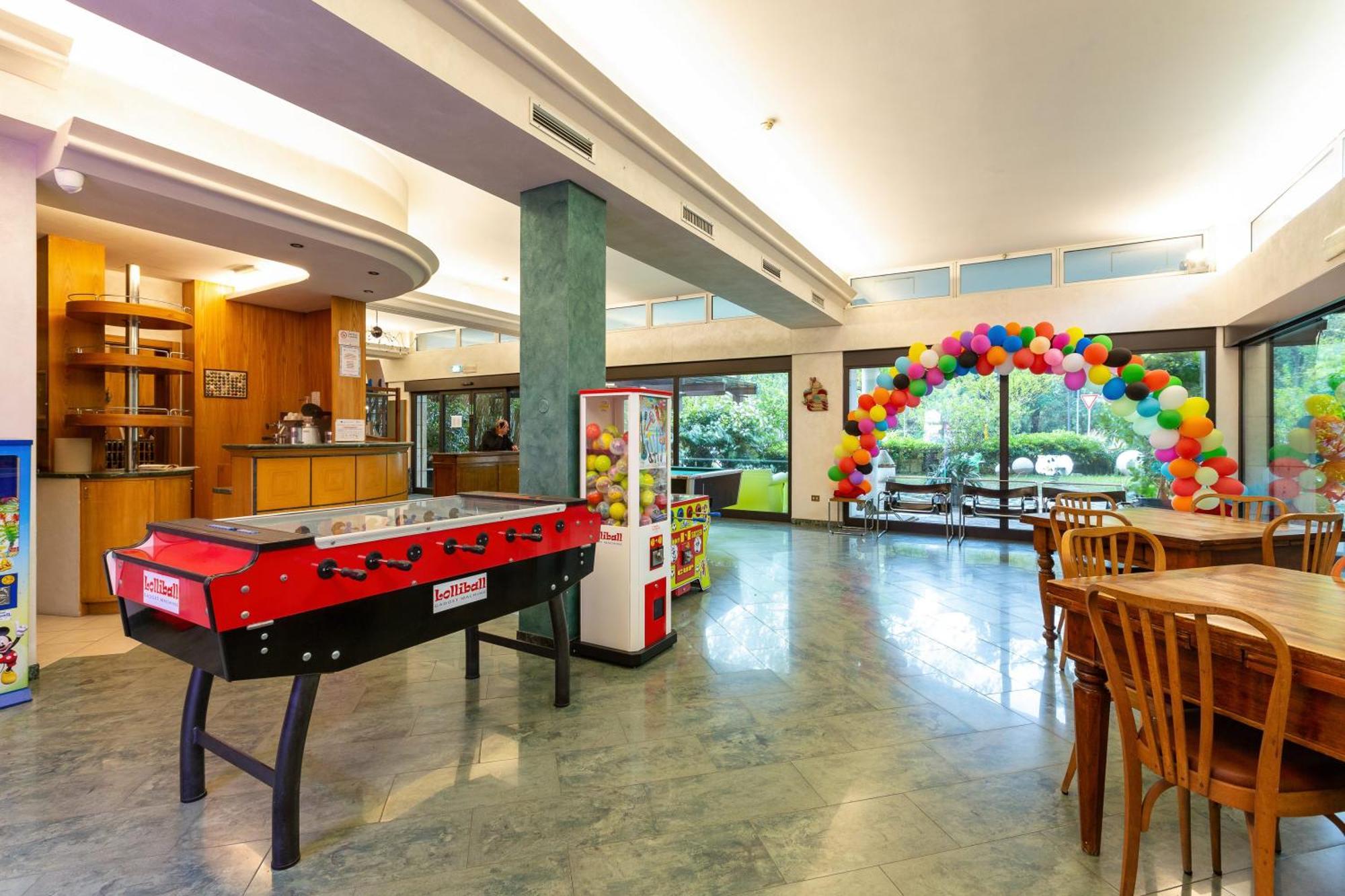Hotel Columbia Marina Romea Luaran gambar