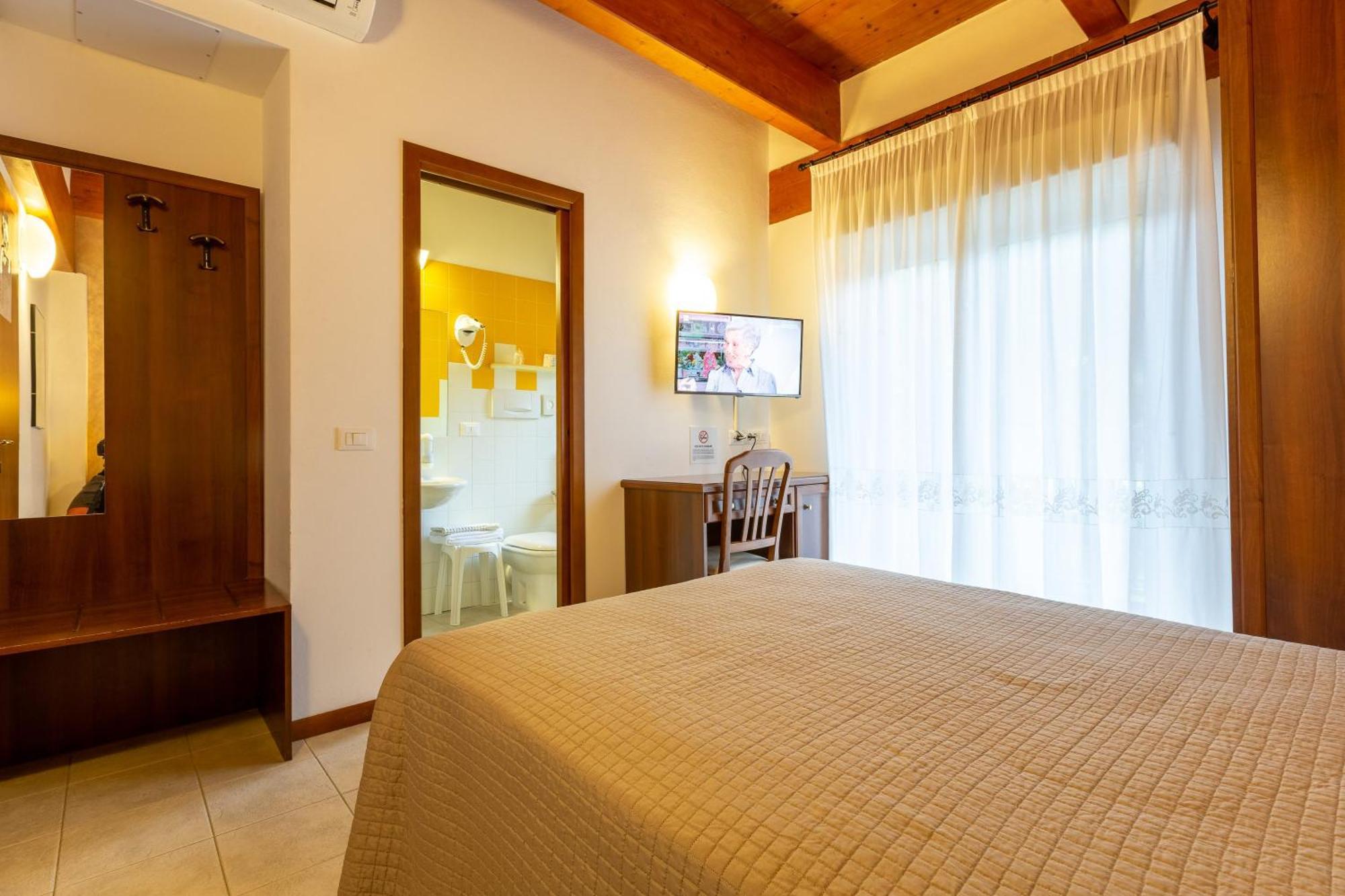 Hotel Columbia Marina Romea Luaran gambar