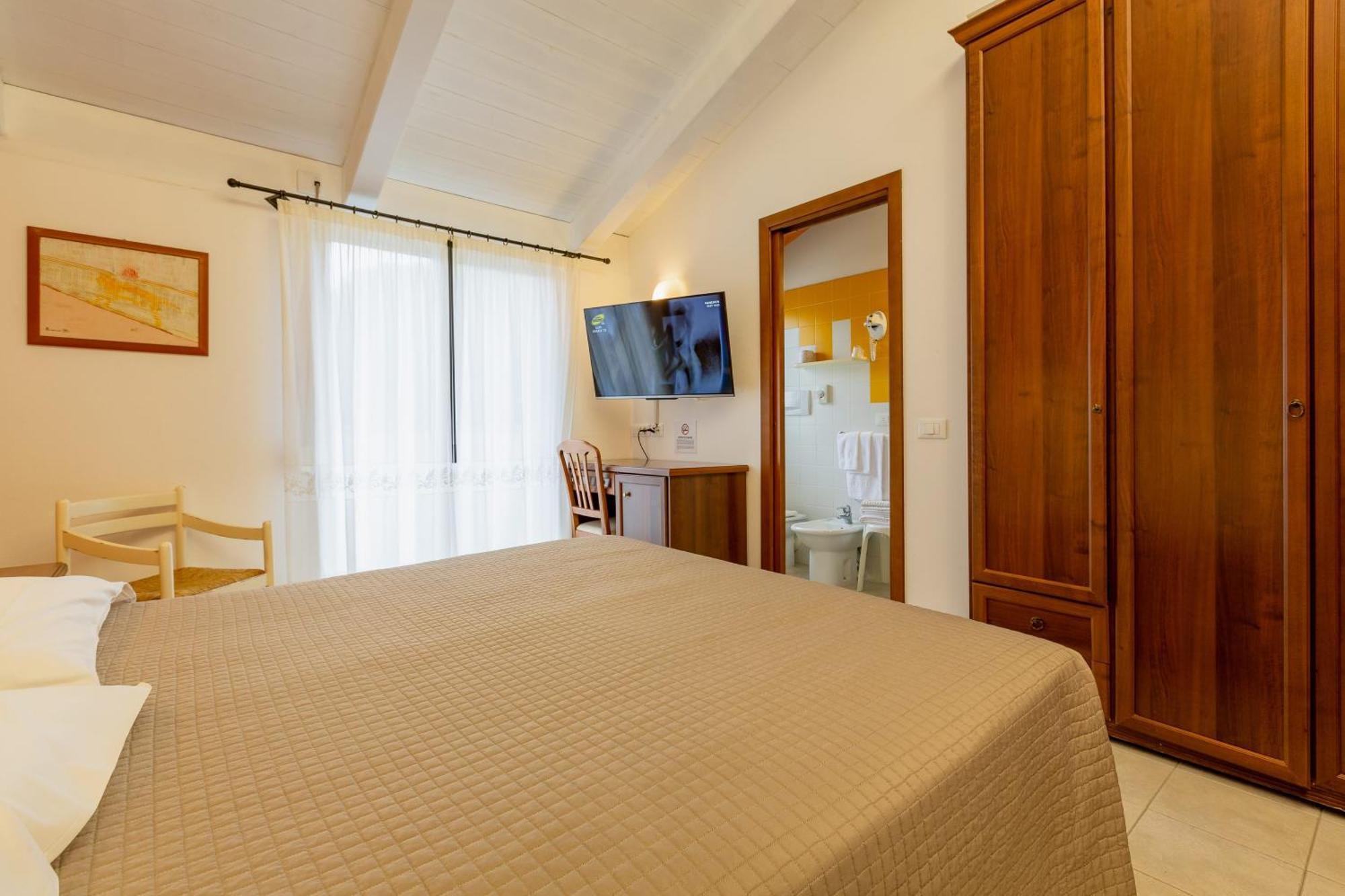 Hotel Columbia Marina Romea Luaran gambar