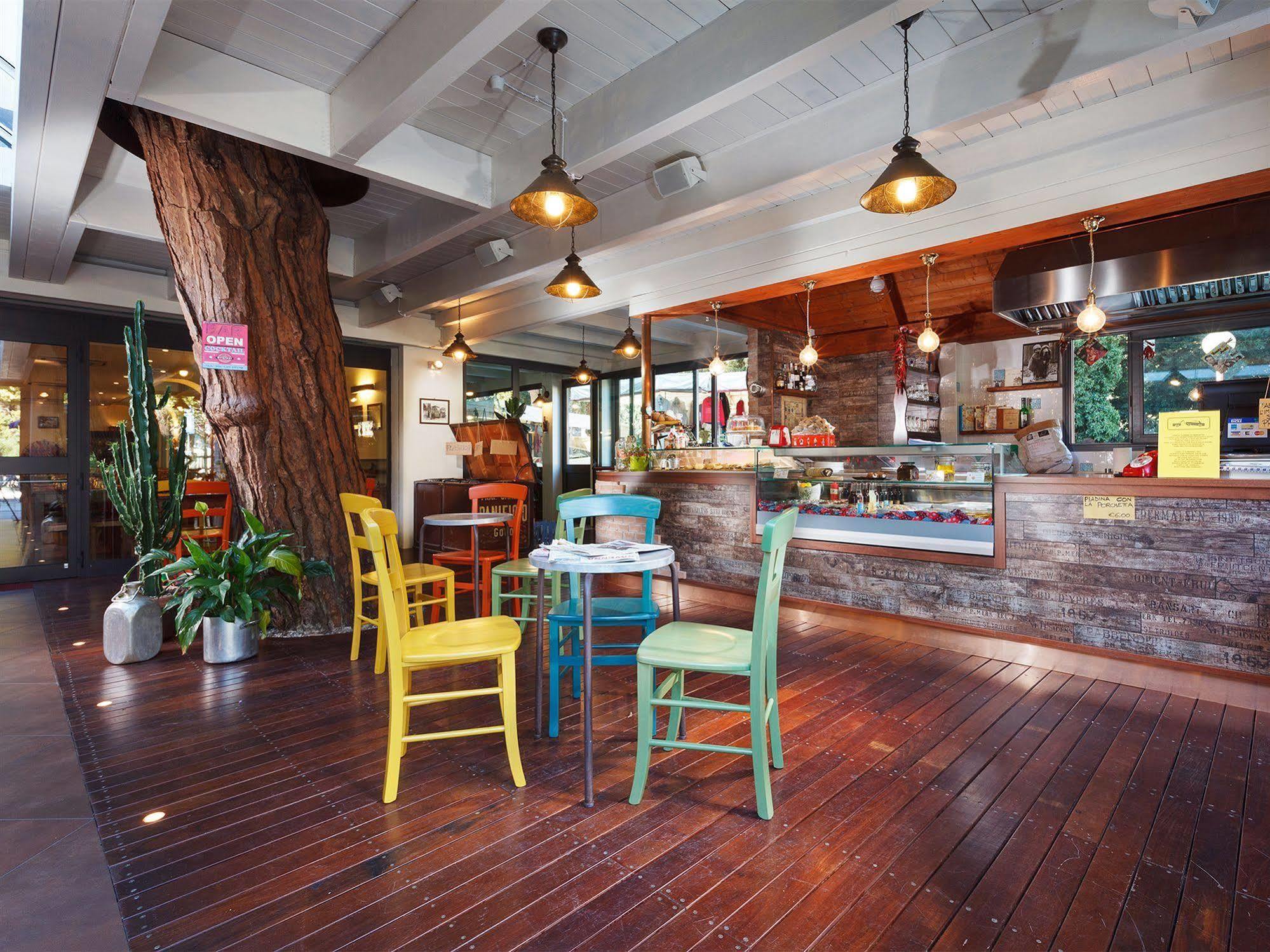 Hotel Columbia Marina Romea Luaran gambar